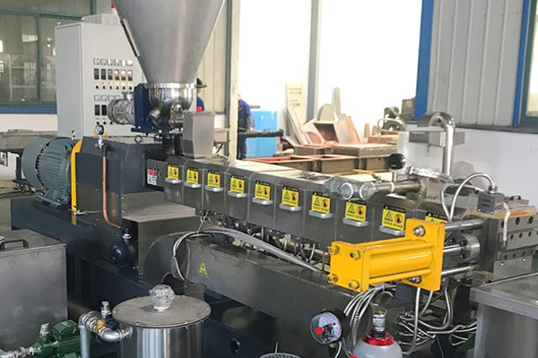 65双螺杆挤出机